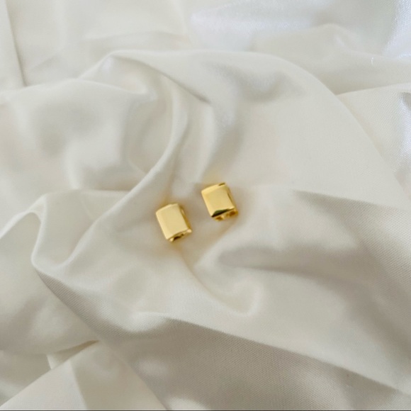 Gold Cube Huggies - Picture 4 of 8